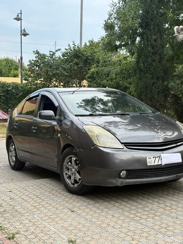 Toyota Prius-13