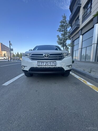 Toyota Highlander-2
