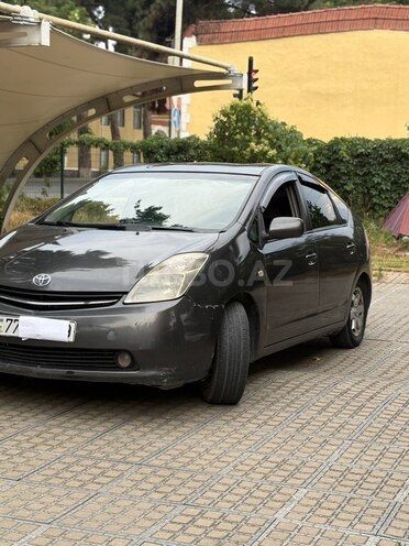 Toyota Prius-4