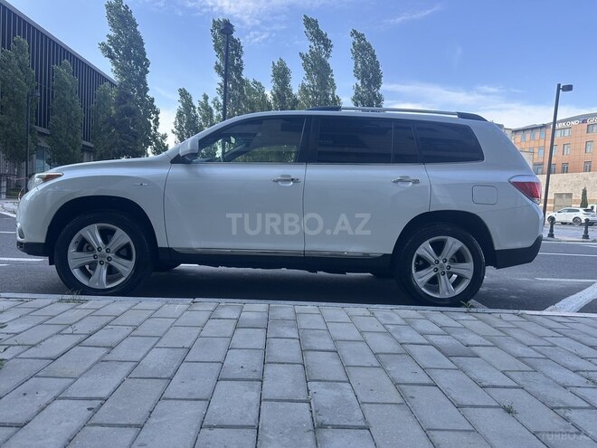 Toyota Highlander-12