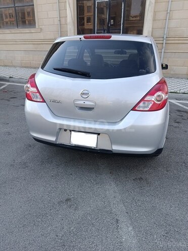 Nissan Tiida-2