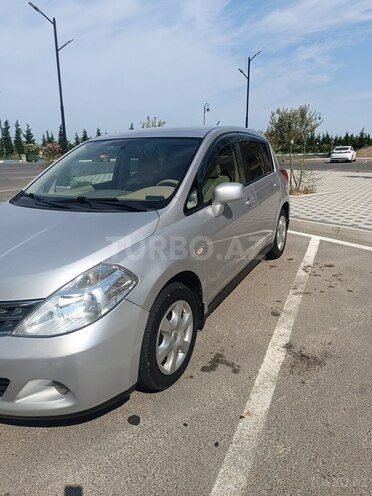 Nissan Tiida-6