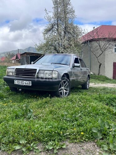 Mercedes 190-7