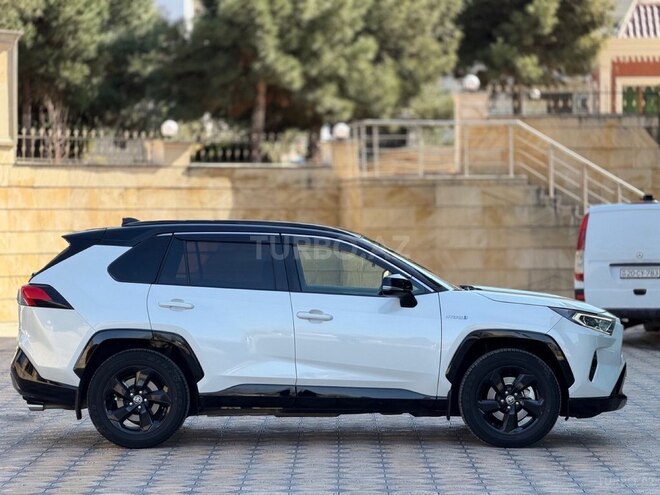 Toyota RAV4-7