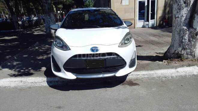 Toyota Aqua-1