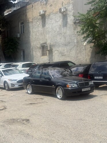 Mercedes C 220-1