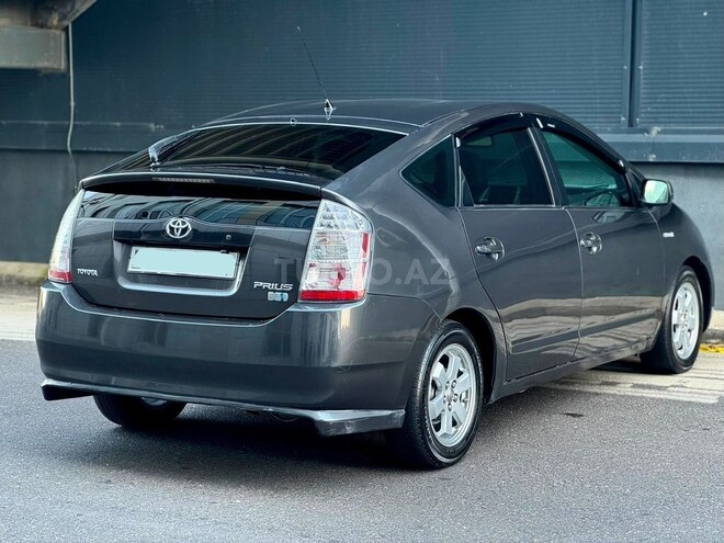 Toyota Prius-11