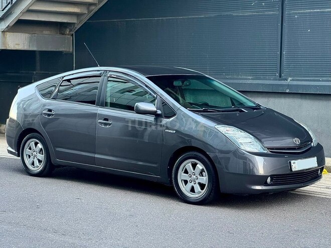 Toyota Prius-4