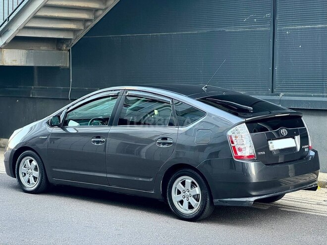 Toyota Prius-8