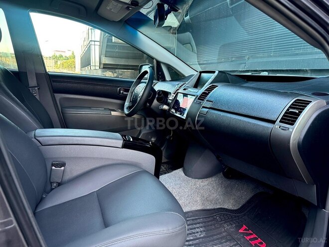 Toyota Prius-14