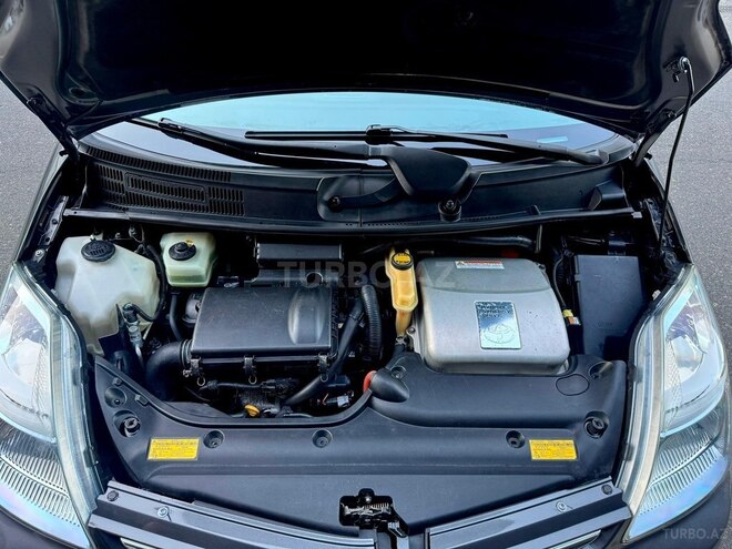 Toyota Prius-18