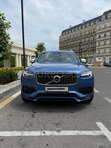 Volvo XC90-1