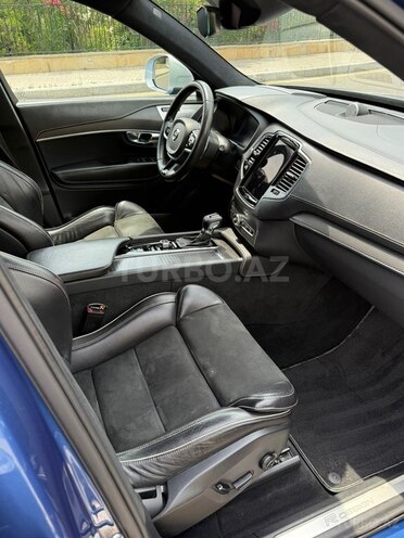 Volvo XC90-9