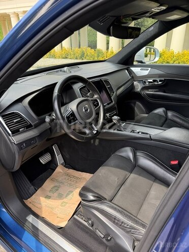 Volvo XC90-8
