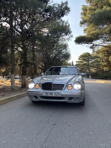 Mercedes E 270-5