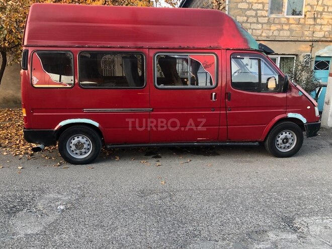 Ford Transit-2