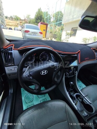 Hyundai Sonata-8