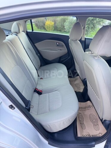 Kia Rio-16