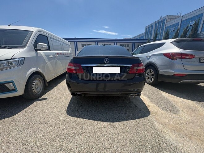 Mercedes E 220-2