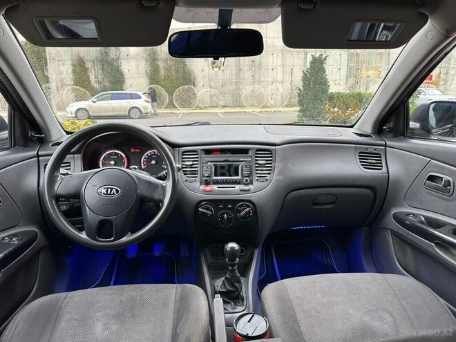 Kia Rio-5