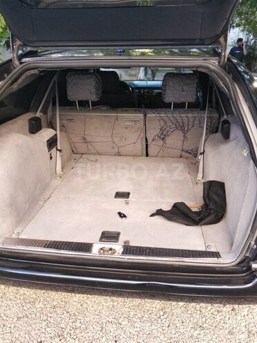 Mercedes E 240-6