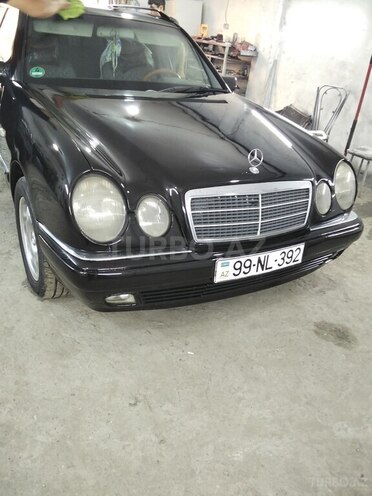 Mercedes E 240-9