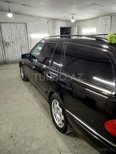Mercedes E 240-12