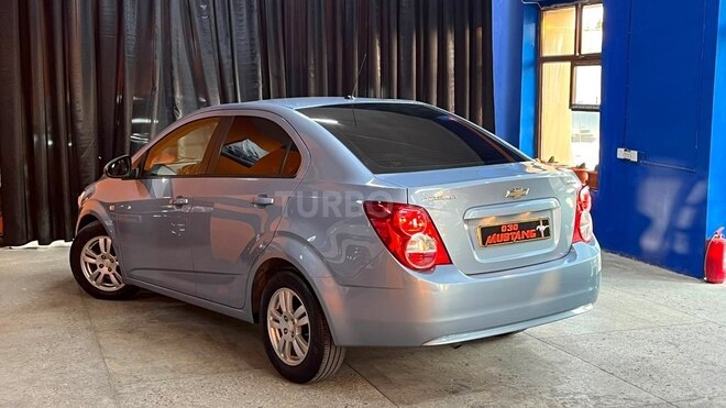Chevrolet Aveo-12