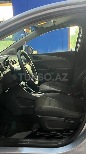 Chevrolet Aveo-11