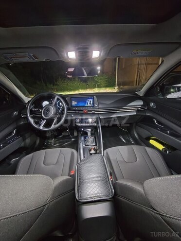 Hyundai Elantra-3