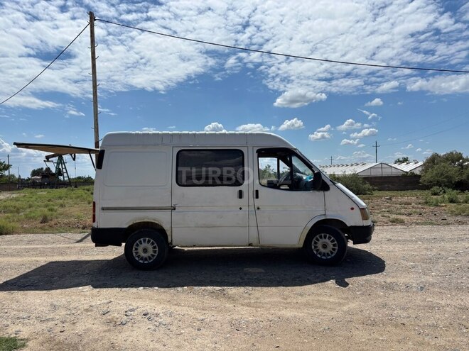 Ford Transit-6