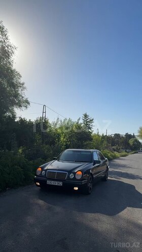 Mercedes E 240-7