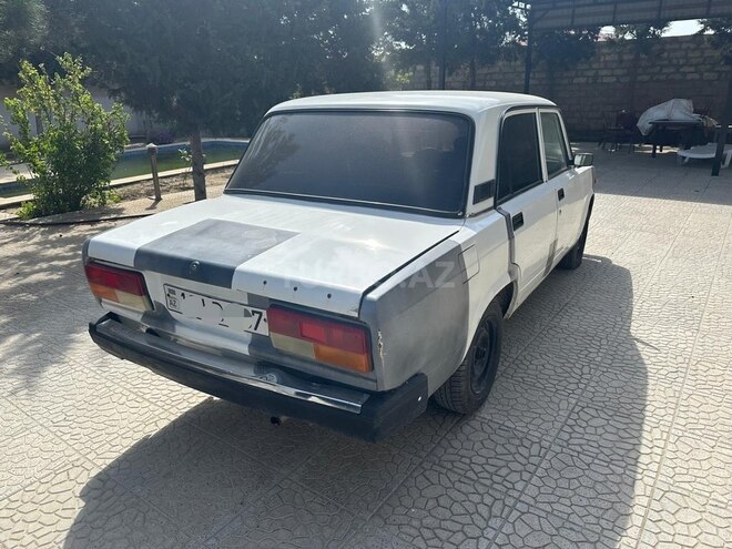 LADA (VAZ) 2107-2