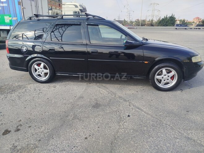 Opel Vectra-4