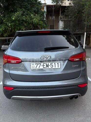 Hyundai Santa Fe-12