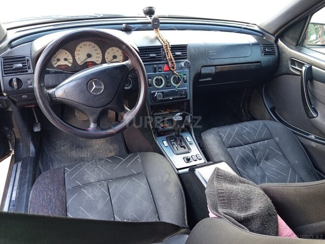 Mercedes C 220-11