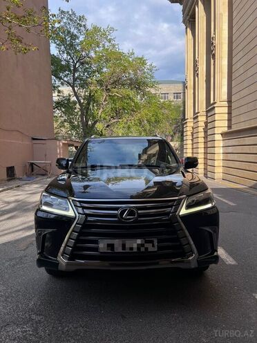 Lexus LX 450d-1