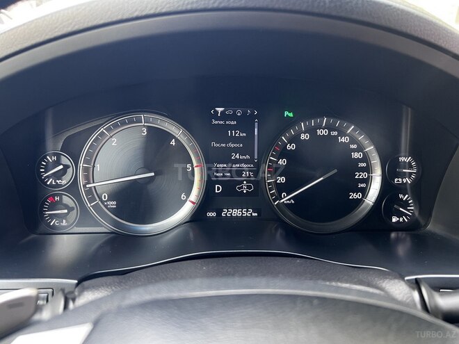 Lexus LX 450d-6
