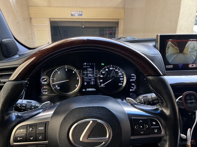 Lexus LX 450d-7