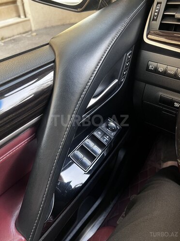 Lexus LX 450d-9