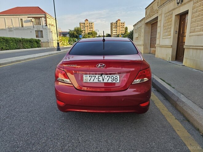 Hyundai Accent-5