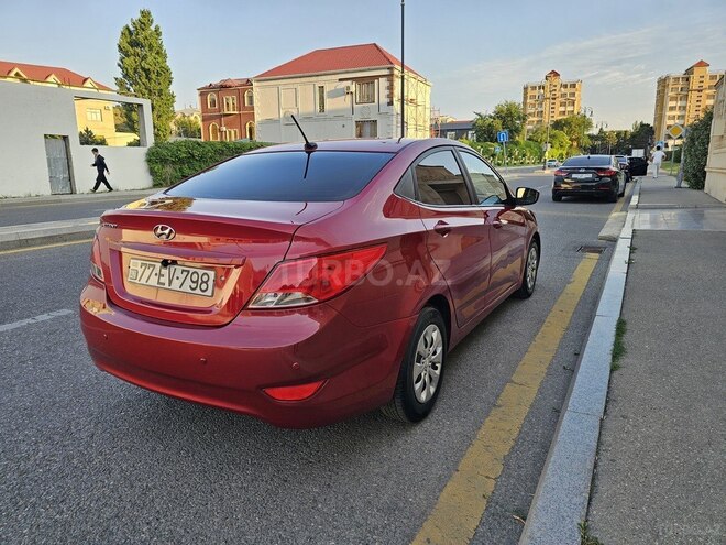 Hyundai Accent-6
