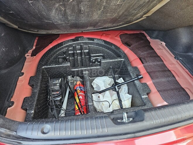 Hyundai Accent-4