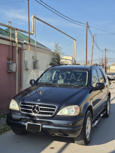 Mercedes ML 320-1