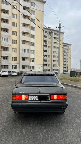 Mercedes 190-5