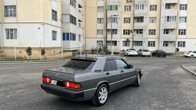Mercedes 190-7