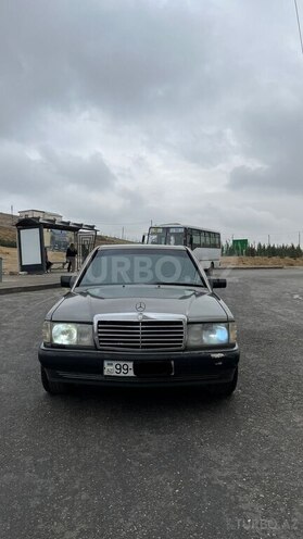 Mercedes 190-1