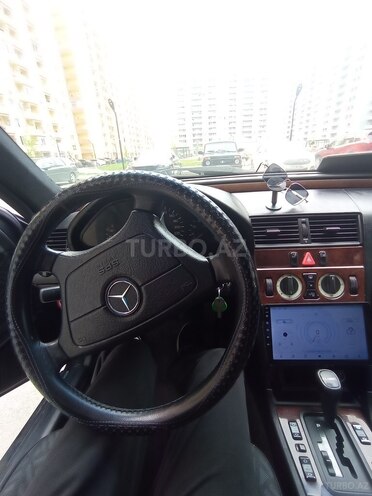Mercedes E 200-8