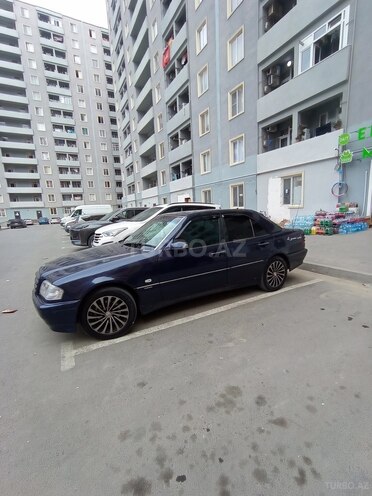 Mercedes E 200-5
