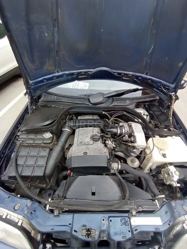 Mercedes E 200-7